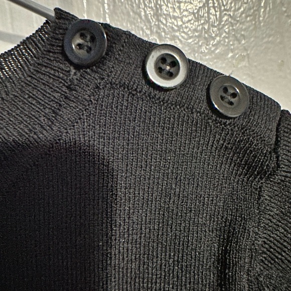 Woman’s striped shirt 👚 - Picture 3 of 6